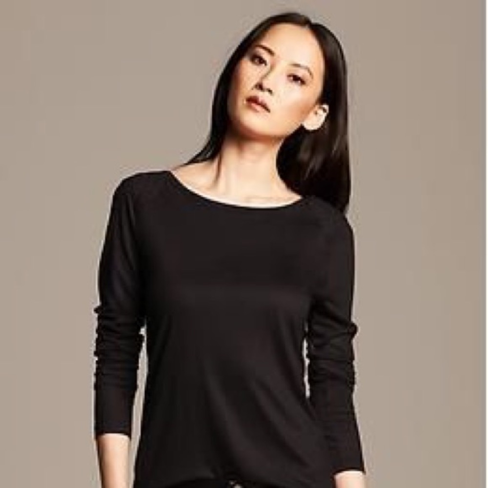 Banana Republic Whisper T Quilted Shoulder L TALL